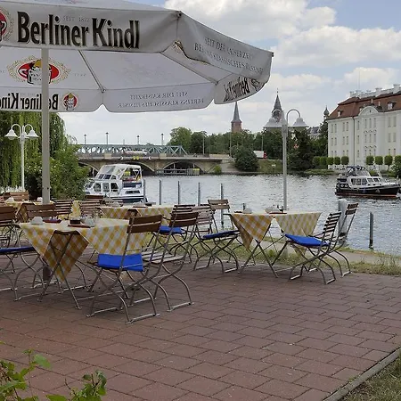 Отель Am Schloss Koepenick By Golden Tulip 3*