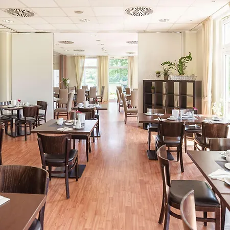 Am Schloss Koepenick By Golden Tulip Отель