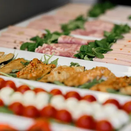 Отель Am Schloss Koepenick By Golden Tulip 3*