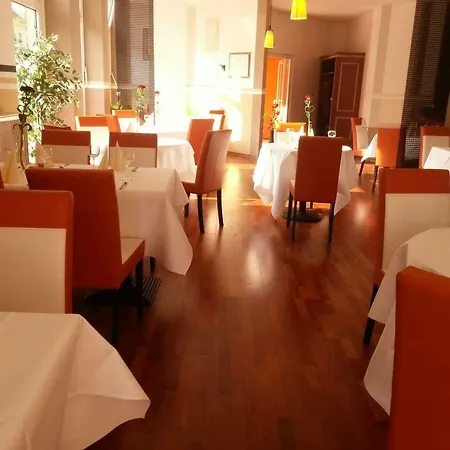 Am Schloss Koepenick By Golden Tulip Отель 3*