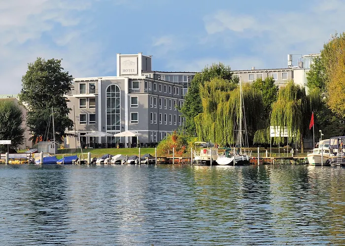 ホテル Am Schloss Koepenick By Golden Tulip 3*