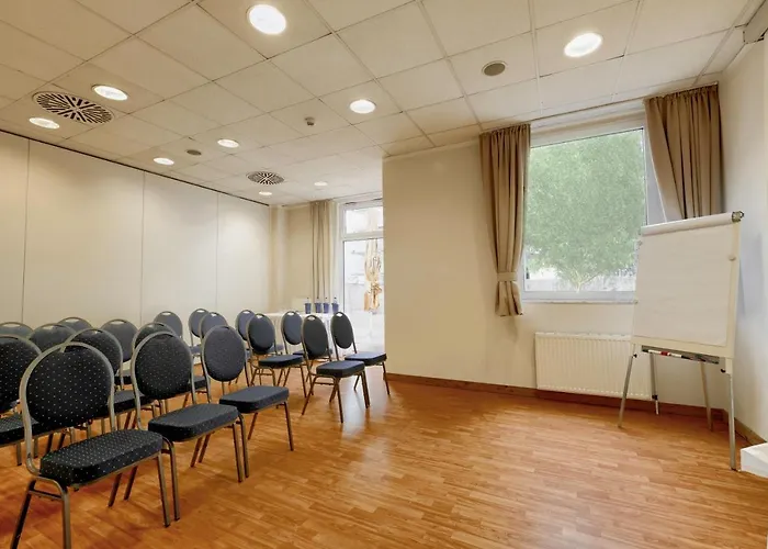 ホテル Am Schloss Koepenick By Golden Tulip 3*