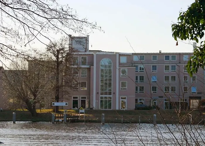 Am Schloss Koepenick By Golden Tulip ホテル 3*