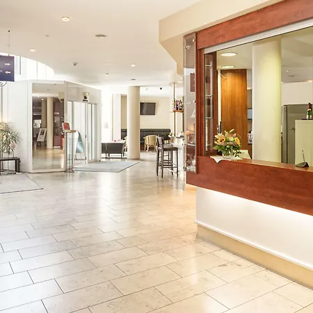 金郁金香克佩尼克北欧酒店 3*