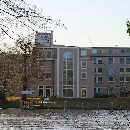 Am Schloss Koepenick By Golden Tulip Hotel 3*