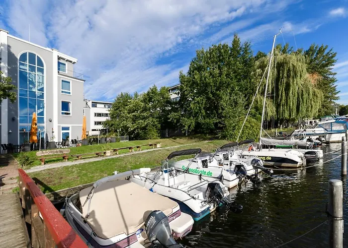 Am Schloss Koepenick By Golden Tulip Hotel 3*