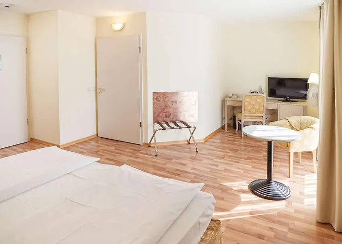 Hotel Am Schloss Koepenick By Golden Tulip 3*